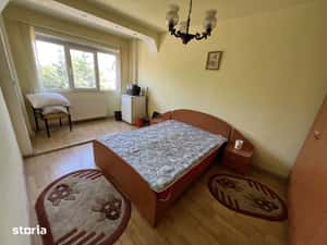 INCHIRIEZ apartament 3 camere decomandat, zona Ciresica — miniatura 4