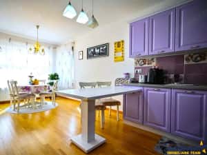 Pe 1.000 mp teren, vila eleganta, caracteristici notabile, Sacele, Central — miniatura 2