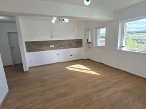 Vand apartament 3 camere — miniatura 3