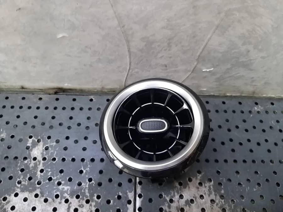 Grila ventilatie bord dreapta mercedes b class w247 a24783012017q57 t160723100 — fotografie 1 din 9