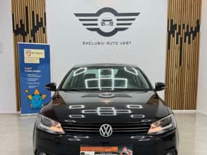 Volkswagen Jetta 2013 - 5.690 EUR Cash sau Rate de la 120 EUR / Luna — miniatura 3