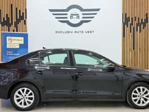 Volkswagen Jetta 2013 - 5.690 EUR Cash sau Rate de la 120 EUR / Luna — miniatura 7