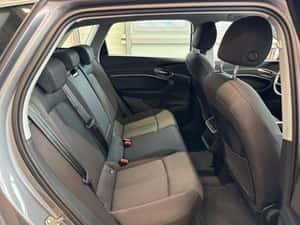 Audi e-tron SUV 2022, 45.000 km, 32.752 EUR — miniatura 6