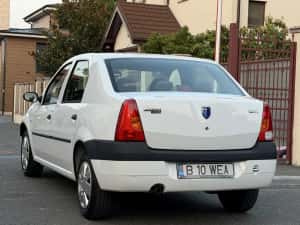 Dacia Logan Laureat Exemplar 18.000km 1.4 Benzina Unic Proprietar — miniatura 4