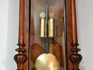Ceas de perete cu pendul si 2 greutati Kienzle — miniatura 4