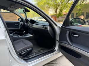 bmw 320 D 2.0 2009 impecabila — miniatura 6