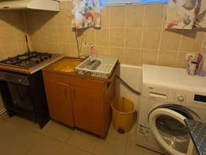 2 cam 35 mp zona copou 4 min de univ cuza mob si util complet 300 eur — miniatura 6