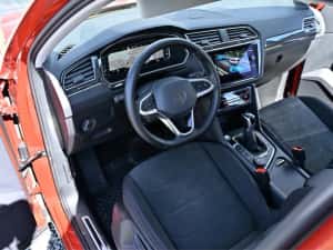 Volkswagen Tiguan 2.0 TDI 200CP 4Motion(4x4) 2023 Automat/IQ-Light/Ceasuri Digitale/Camere 360* — miniatura 6