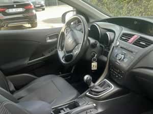 Honda Civic Manuală 120 HP Diesel — miniatura 6