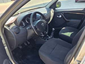 Dacia Duster 4x4 —-1,5 D —-5400€ — miniatura 4