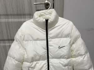 Geaca nike ca noua marimea M