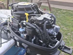 VAND Barca Laguna 480 + motor Suzuki 20 HP (nou) + peridoc — miniatura 9