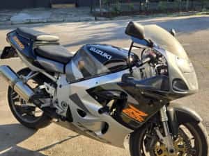 Suzuki GSX-R 750 – Vand / SCHIMB