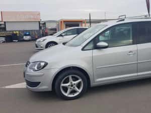 Vw Touran 2.0 TDI BMM DSG — miniatura 4