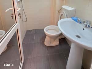 2 camere, Bulevardul Roman Mușat, parter, decomandat, boxă — miniatura 5