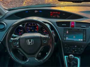 Honda civic IX hatchback 2012, 2.2 diesel 150hp — miniatura 4