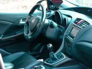 Honda civic IX hatchback 2012, 2.2 diesel 150hp — miniatura 5