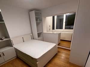 Apartament 2 camere renovat complet  la metrou Apărătorii Patriei. — miniatura 2