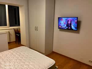 Apartament 2 camere renovat complet  la metrou Apărătorii Patriei. — miniatura 3