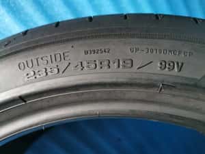 235/45 R19 - goodyear 2 bucati — miniatura 3