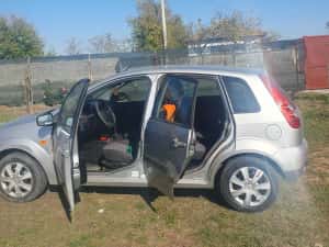 Ford fiesta 1.4 tdci 2007 , 115k km . — miniatura 5