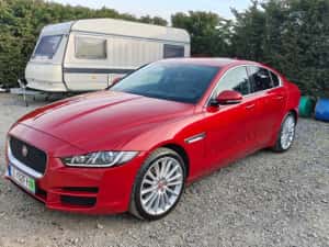 Jaguar XE  AWD stare foarte bună îngrijită ca nouă — miniatura 2