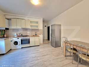 Apartament cu 2 camere, etajul 1, parcare, balcon, zona ultracentrala — miniatura 2
