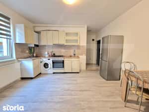 Apartament cu 2 camere, etajul 1, parcare, balcon, zona ultracentrala — miniatura 3