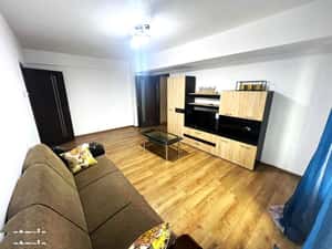 Apartament modern 2 camere în CUG | Lift + Parcare | 400 Euro — miniatura 3