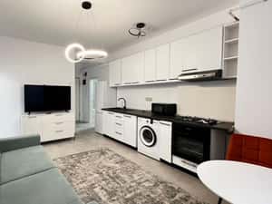 Apartament mobilat si utilat, curte engleza, liber — miniatura 4