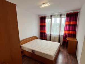 Apartament 2 camere decomandat,utilat, strada Oștirii, etaj 2 — miniatura 3