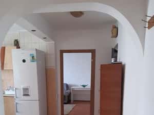 Închiriez apartament