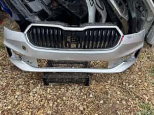 Bara fata + grila centrala Skoda Fabia 4 2022/2023/2024/2025