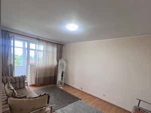 Apartament de vanzare-3 camere decomandat-sector 4 - utilat si mobilat