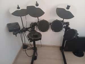 Tobe Alesis Debut Kit