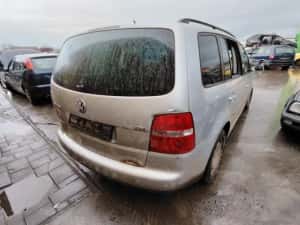 Fuzeta fata dreapta Volkswagen VW Touran 2004 1.9 TDI MT (100 hp) — miniatura 4