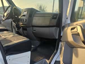 Mercedes Sprinter 2018 — miniatura 7