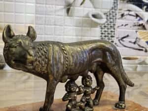 Statuie bronz lupoaica capitolina — miniatura 3