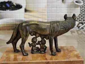 Statuie bronz lupoaica capitolina — miniatura 6