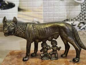 Statuie bronz lupoaica capitolina — miniatura 10