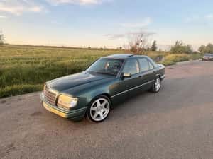 Mercedes EClass w124 E300 vehicul atestat istoric — miniatura 1