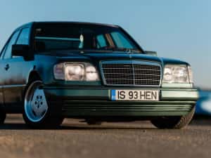 Mercedes EClass w124 E300 vehicul atestat istoric — miniatura 3