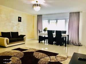 Apartament De Vânzare cu 3 Camere+ curte zona București-noi sec.1 — miniatura 2