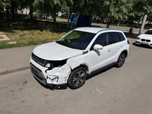 Suzuki Vitara full 2016 avariat lovit 4x4 automat 1.6 V-top full — miniatura 1