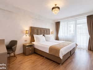 Direct proprietar 3 camere mobilat si utilat de 111 Mp cu 3 Parcari