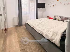 Apartament 2 camere decomandat, 2 balcoane, parcare, boxa 10 mp, bloc — miniatura 3