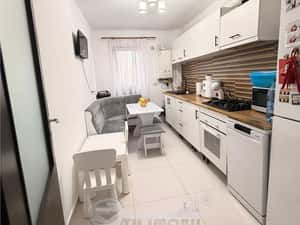 Apartament 2 camere decomandat, 2 balcoane, parcare, boxa 10 mp, bloc — miniatura 4