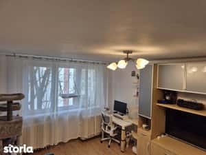 Apartament decomandat cu 4 camere, balcon, centrala, 2 locuri parcare — miniatura 4