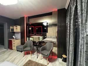 Regim Hotelier 5* cu JACUZZI in camera, Ambient Romantic — miniatura 3