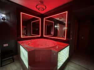 Regim Hotelier 5* cu JACUZZI in camera, Ambient Romantic — miniatura 10